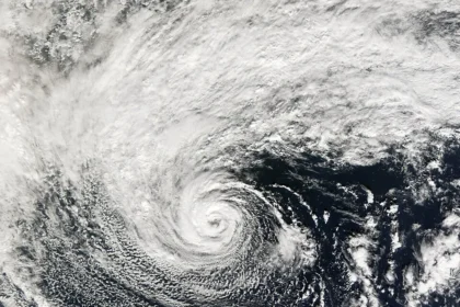 960px Storm 91C 01 nov 2006 2030Z