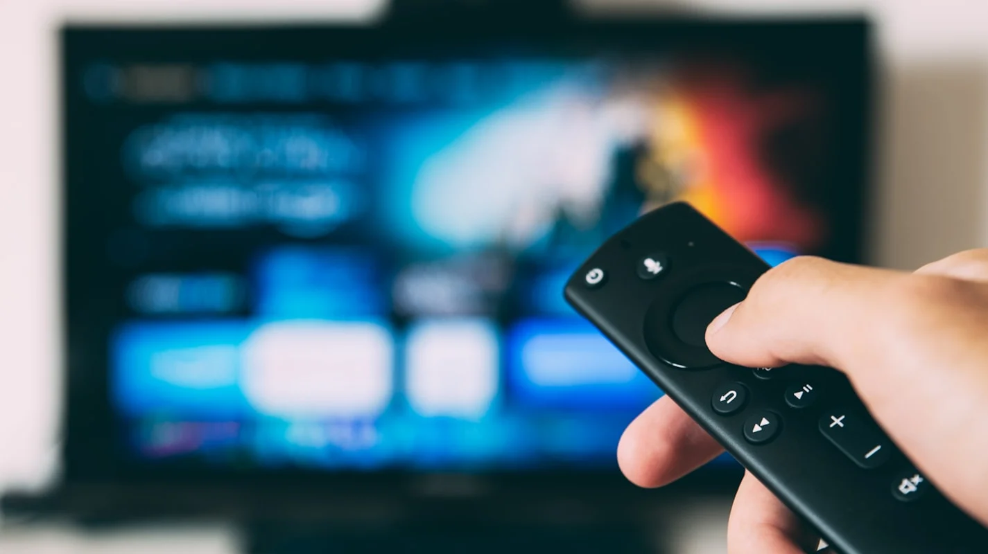 Streaming e apps de entretenimento | Podcast Parintins Pessoa revisando assinaturas de streaming e aplicativos de entretenimento no orçamento