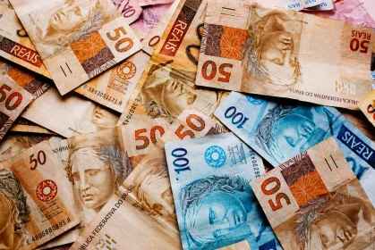 Efeito do juro chegou mercado teme crise de credito e recessao em 2027