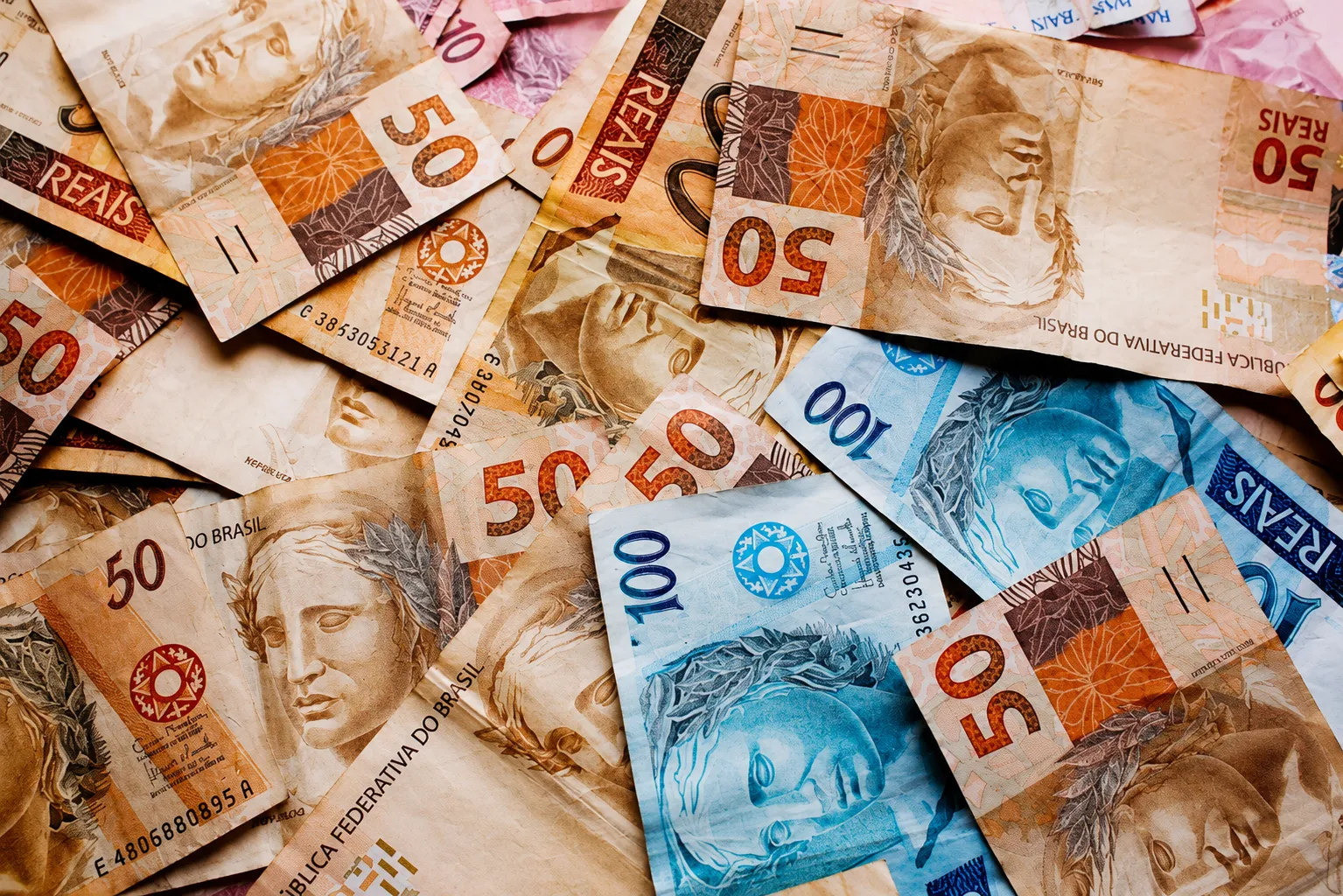 Efeito do juro chegou mercado teme crise de credito e recessao em 2027