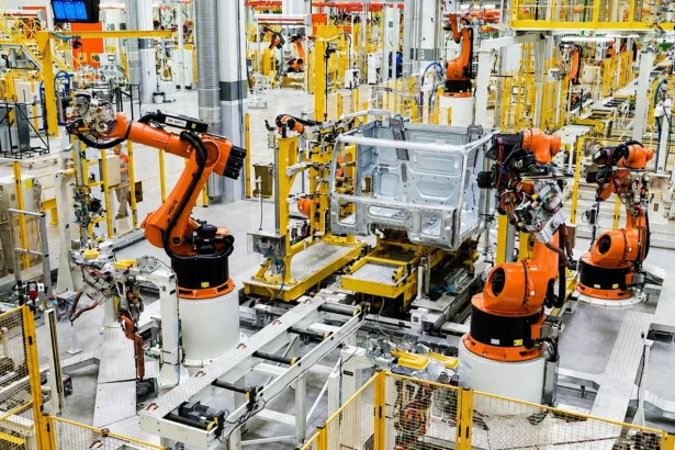 Producao industrial cai 18 em junho e acumula 2o mes de queda diz IBGE