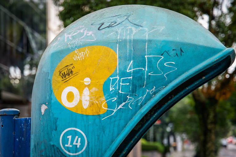 Orelhão da Oi instalado em Curitiba