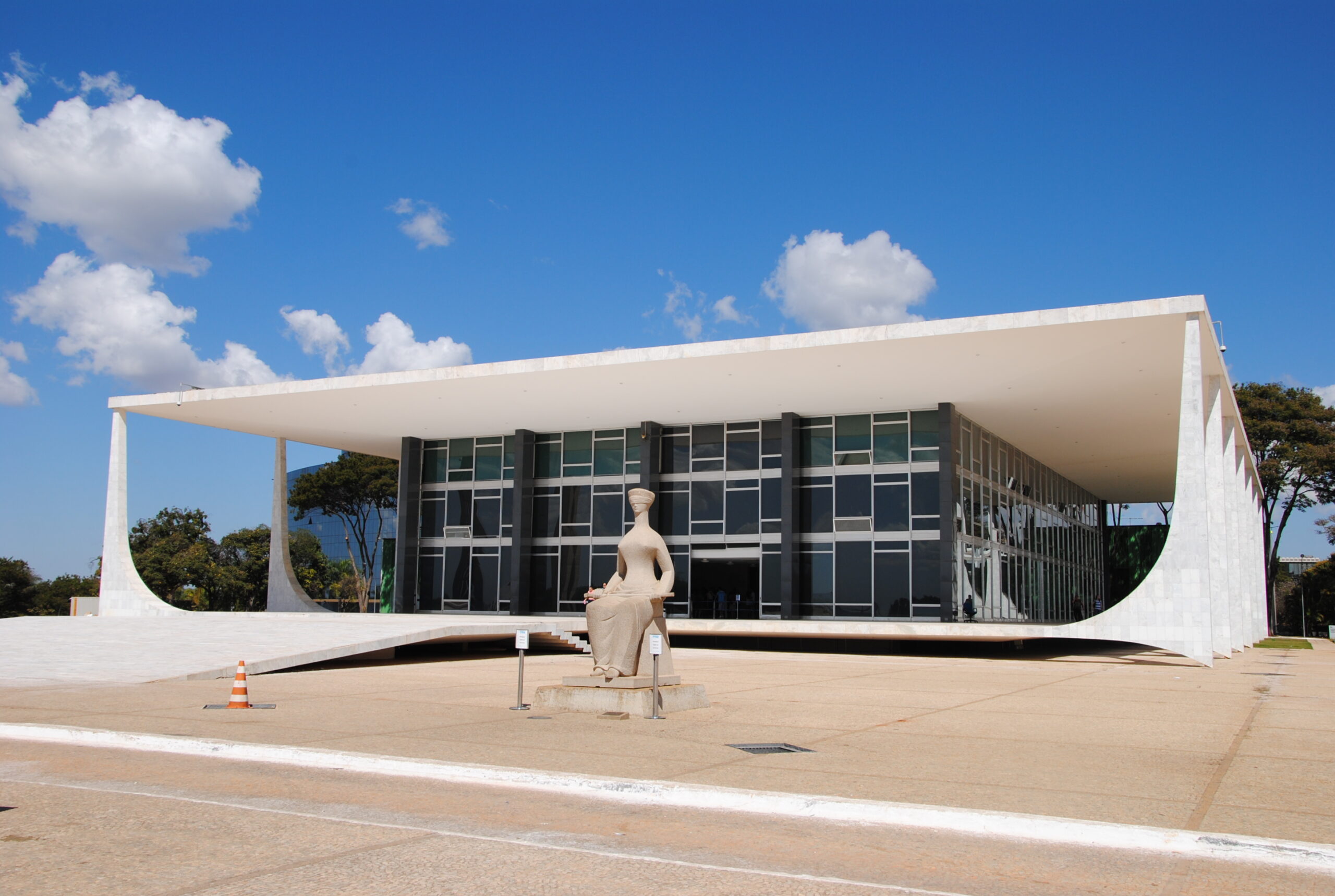 Edifício do Supremo Tribunal Federal na Praça dos Três Poderes em Brasília